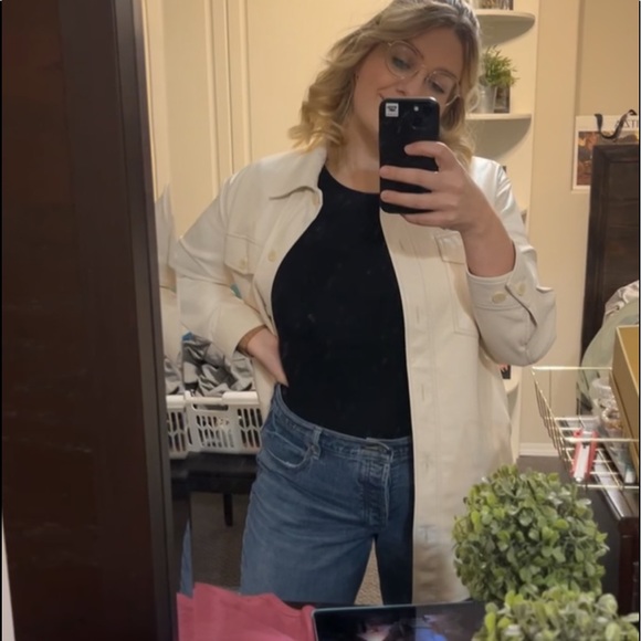 Meet your Posher, Shelby - Picture 3 of 4